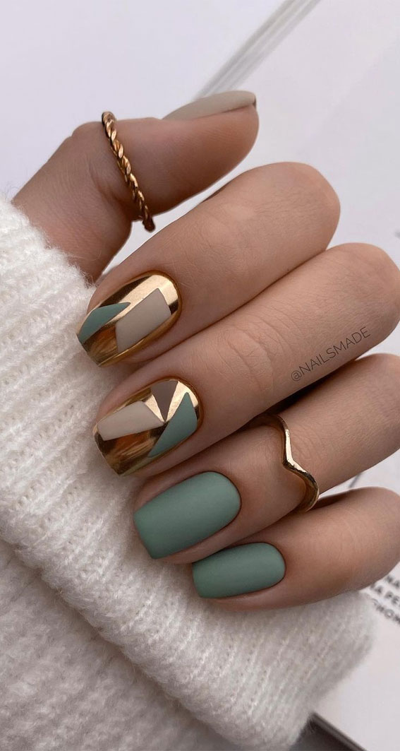Stylish Nail Art Designs That Pretty From Every Angle : Matte & Metallic Gold  Nails